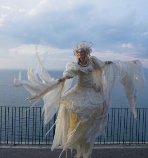 Walking Acts Phantasiekostüme auf Stelzen